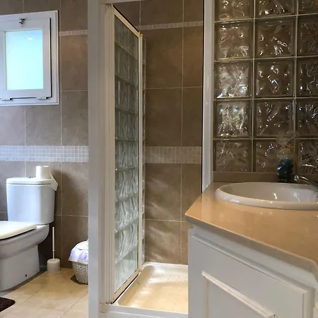 Beautiful 3-Bed Villa In Mijas Calahonda Vila